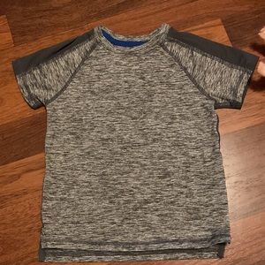 🌺 3/$12 All in motion, boys athletic shirt, size XS